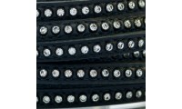 Cuero con Swarovski 6mm....