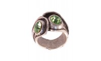 Anillo con Swarovski. Peridot.